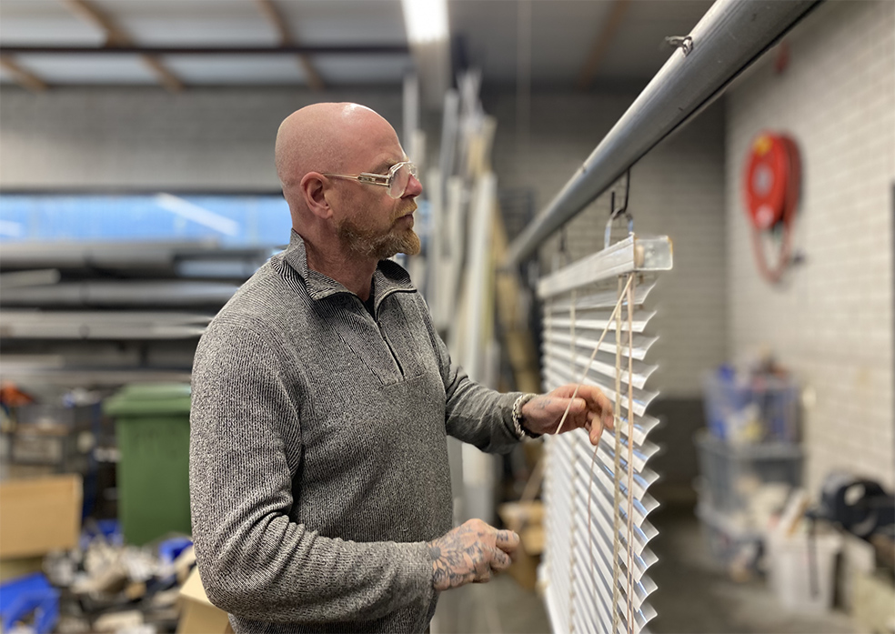 Luxaflex_reparaties_Duette_plisse_jaloezie_vervangen_optrekkoorden_tuimelaar_en_remmen