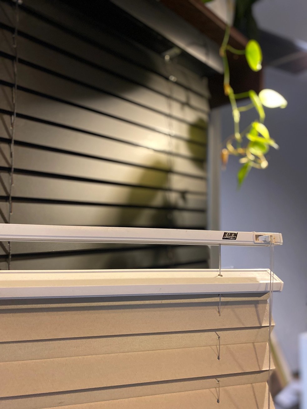 Luxaflex_reparaties_Duette_Sunway_Verano_vervangen_optrekkoorden_tuimelaar_en_remmen_1uuur_service_klaar_terwijl_u_wacht