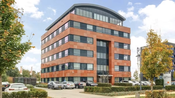 Zakelijk Luxaflex project Hollandse Stijl Maastricht Airport op locatie